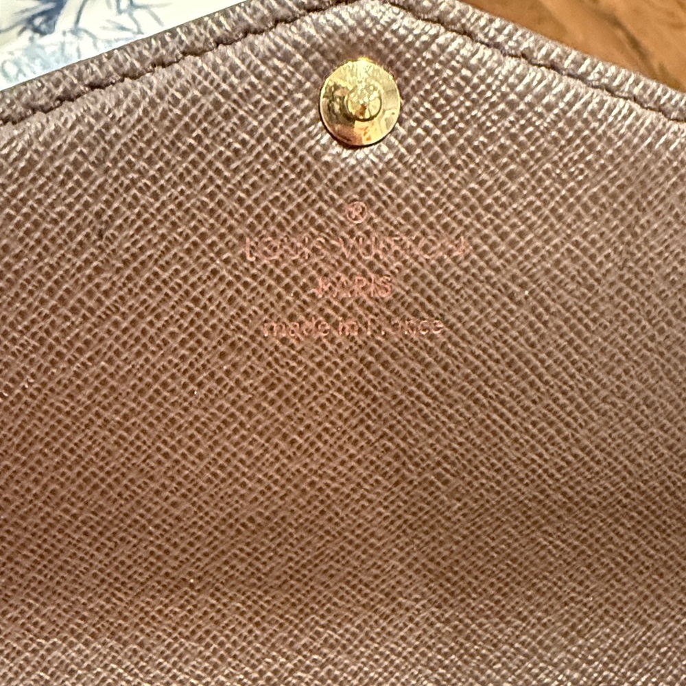 Louis Vuitton Sarah Wallet - Picture 14 of 14